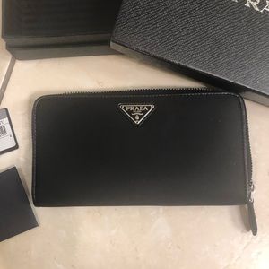 Prada Zip Around Wallet *BRAND NEW*